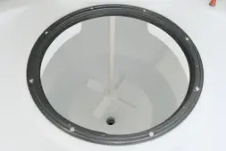 Емкость ЦКТ 3000 л с патрубком 90мм с фланцем под плотность до 1,5 г/см³ белая